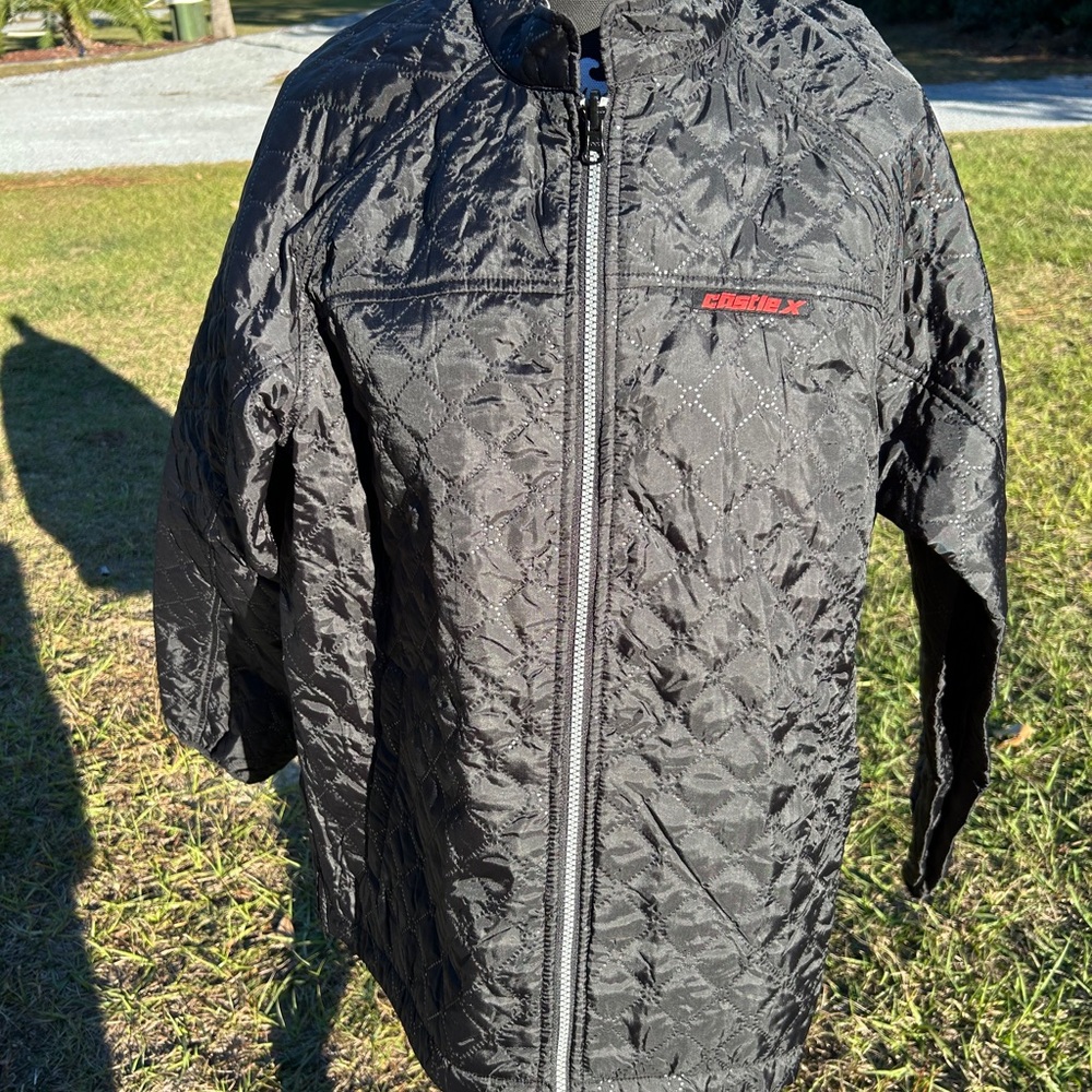 CASTLE X Woman’s XLG Quilted Snow Jacket Perfect Like New Condition